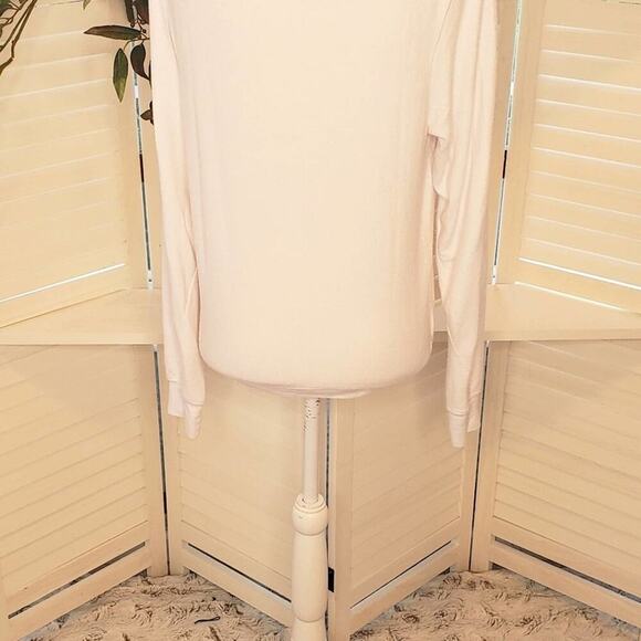 WILDFOX CHRISTMAS BOW LIGHT WEIGHT SWEATSHIRT SIZE SMALL - Picture 3 of 6